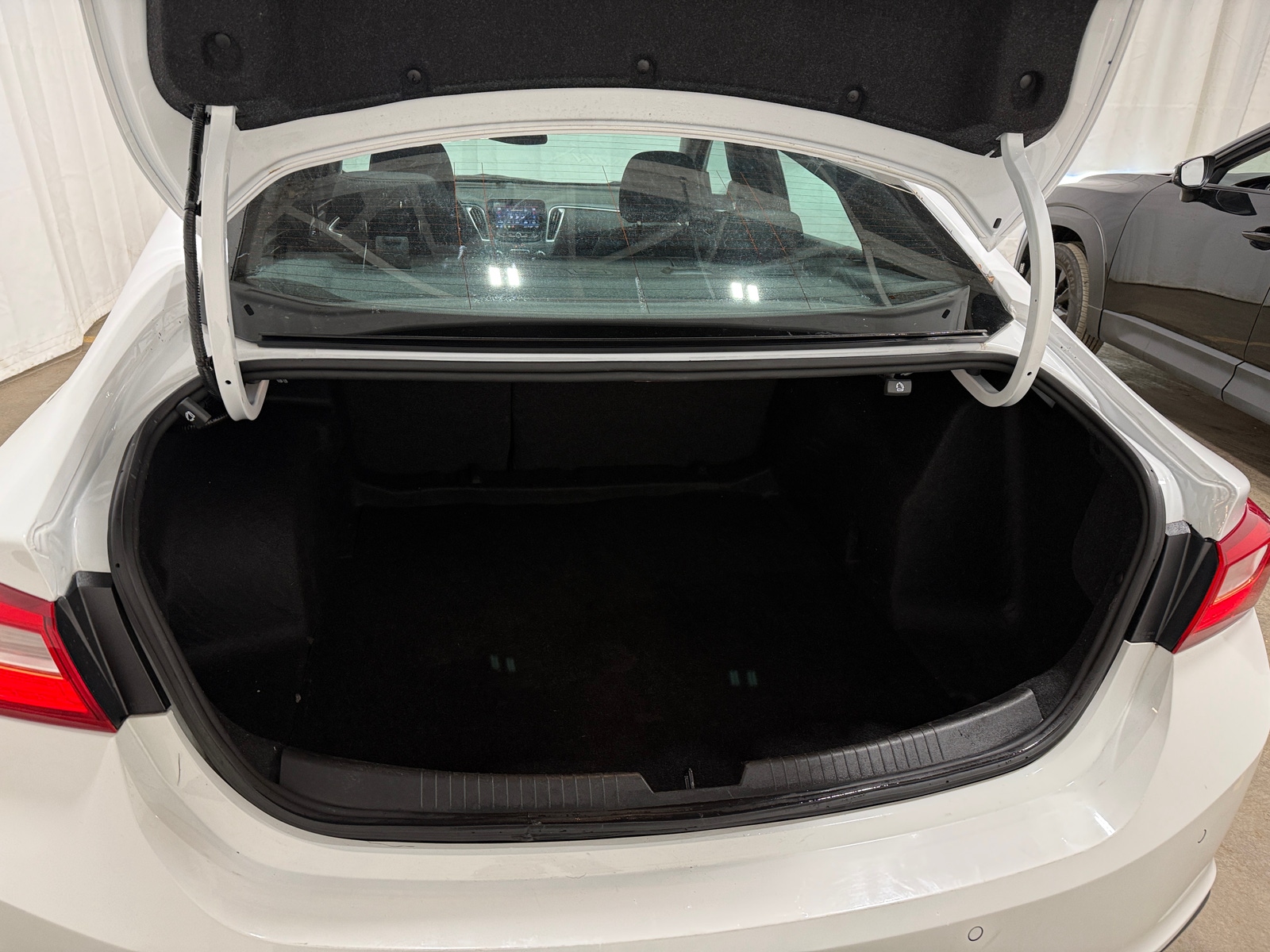 Thumbnail: 2024 Chevrolet Malibu - 7