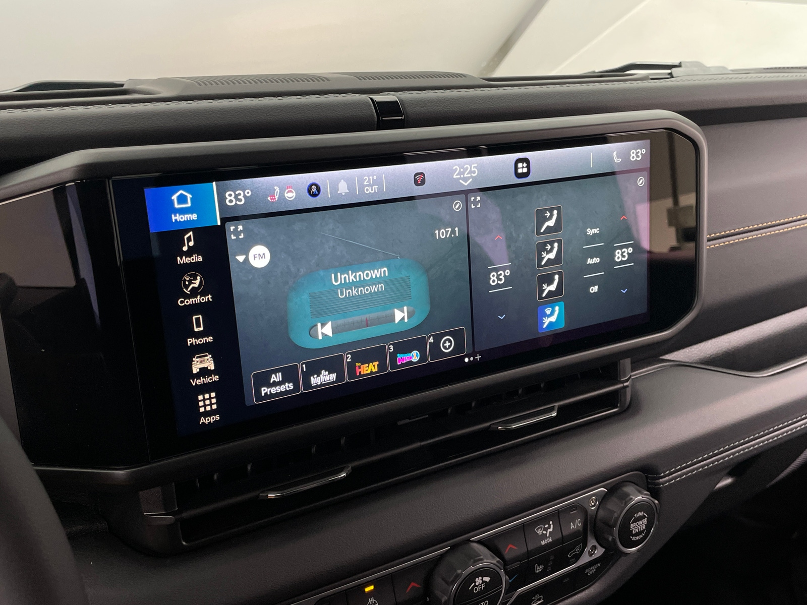 Thumbnail: 2025 Jeep Gladiator - 3