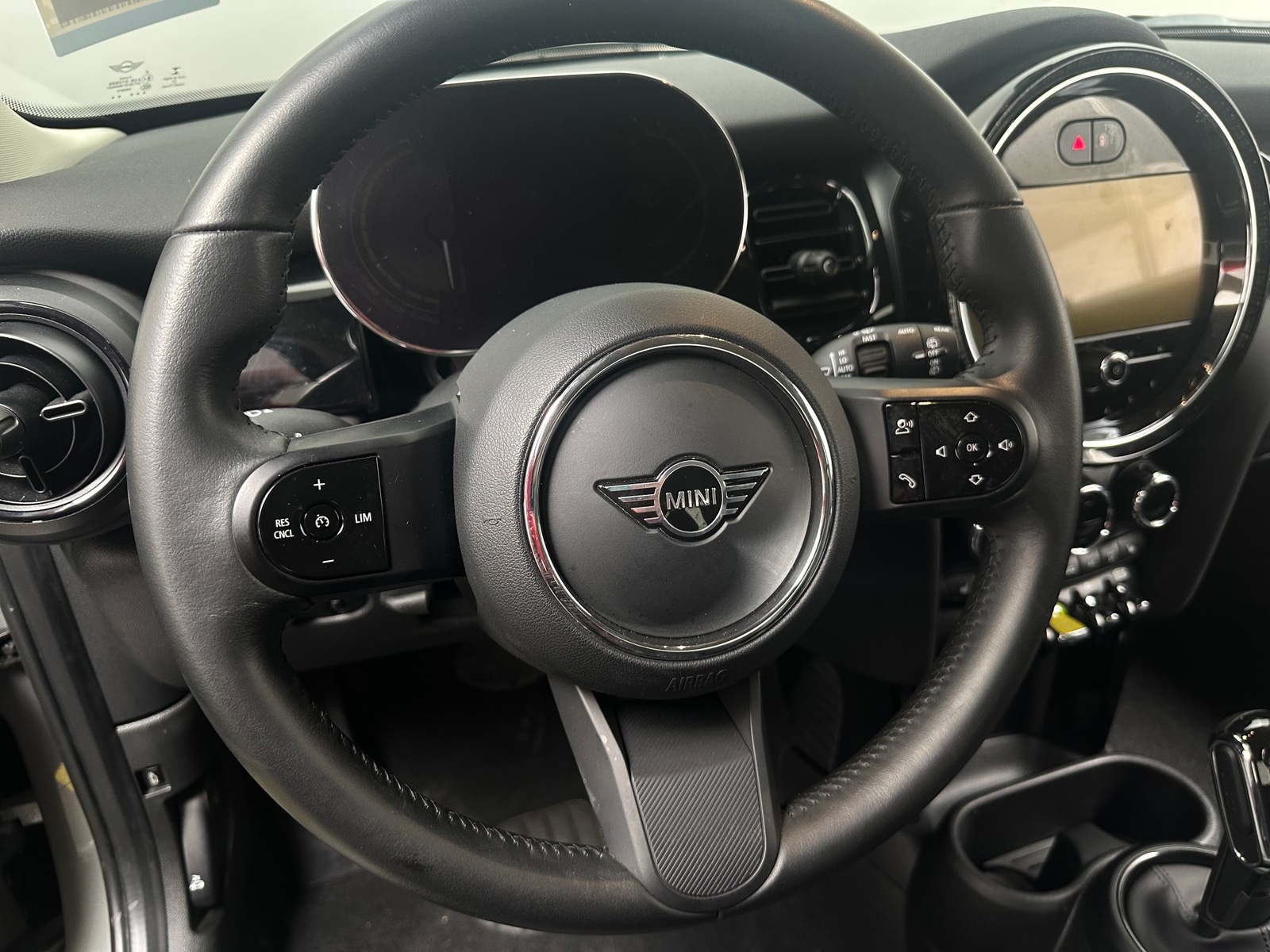 Thumbnail: 2023 MINI Cooper Hardtop - 4