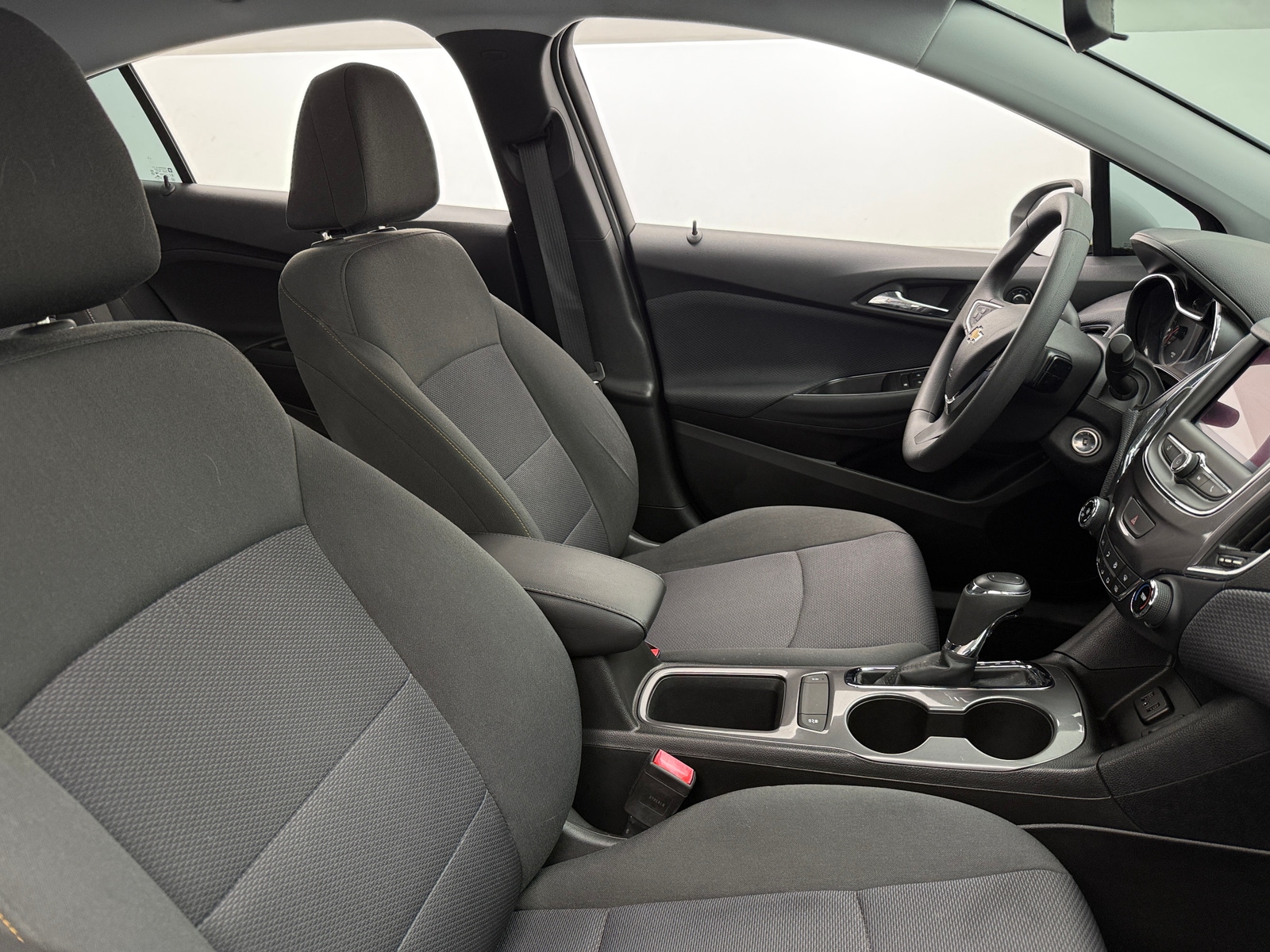 Thumbnail: 2019 Chevrolet Cruze - 2