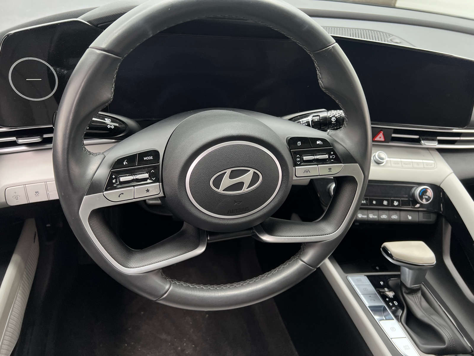 Thumbnail: 2024 Hyundai Elantra - 4