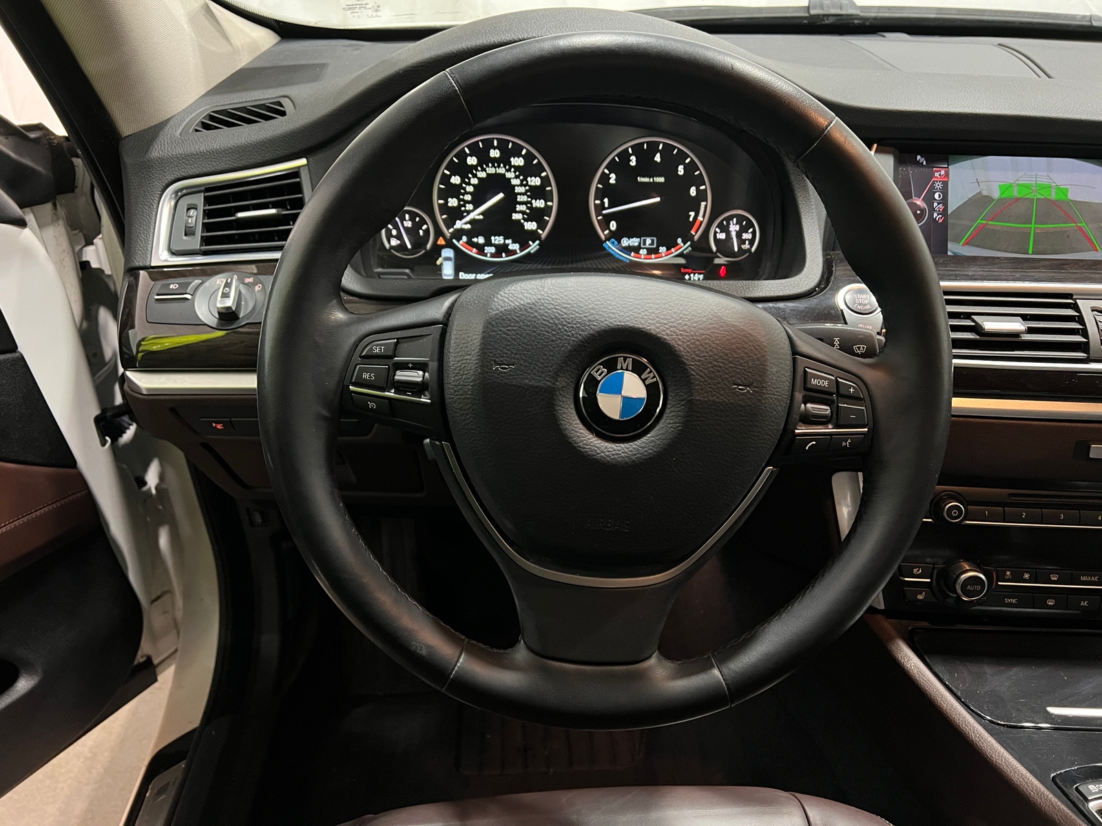 Thumbnail: 2015 BMW 5 Series - 4
