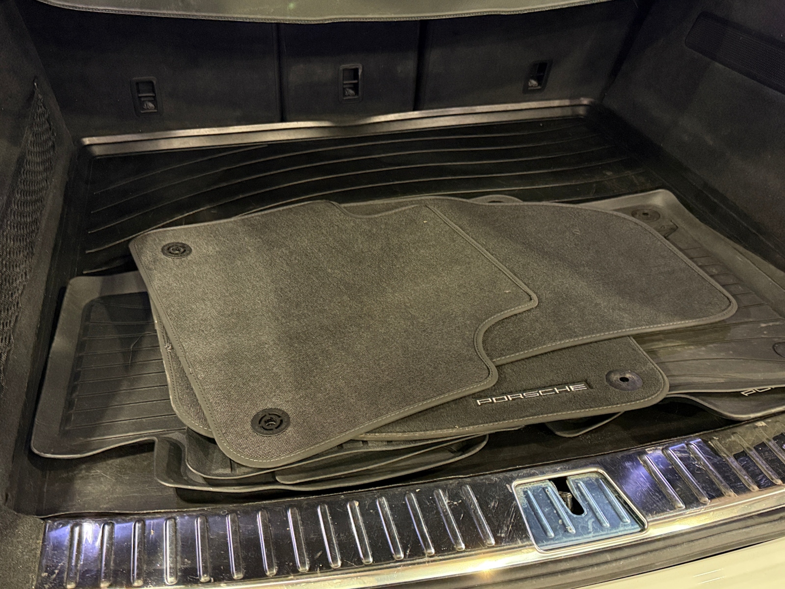 Thumbnail: 2023 Porsche Cayenne - 6