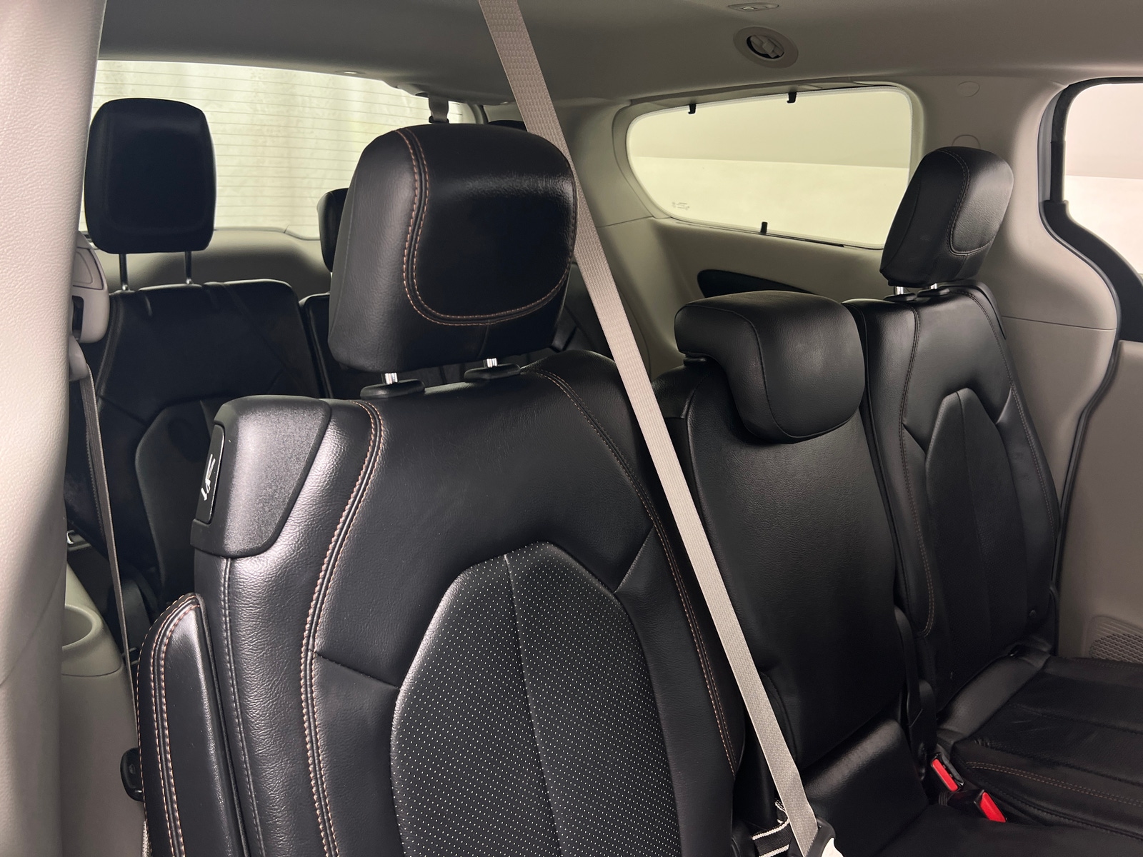 Thumbnail: 2018 Chrysler Pacifica - 5