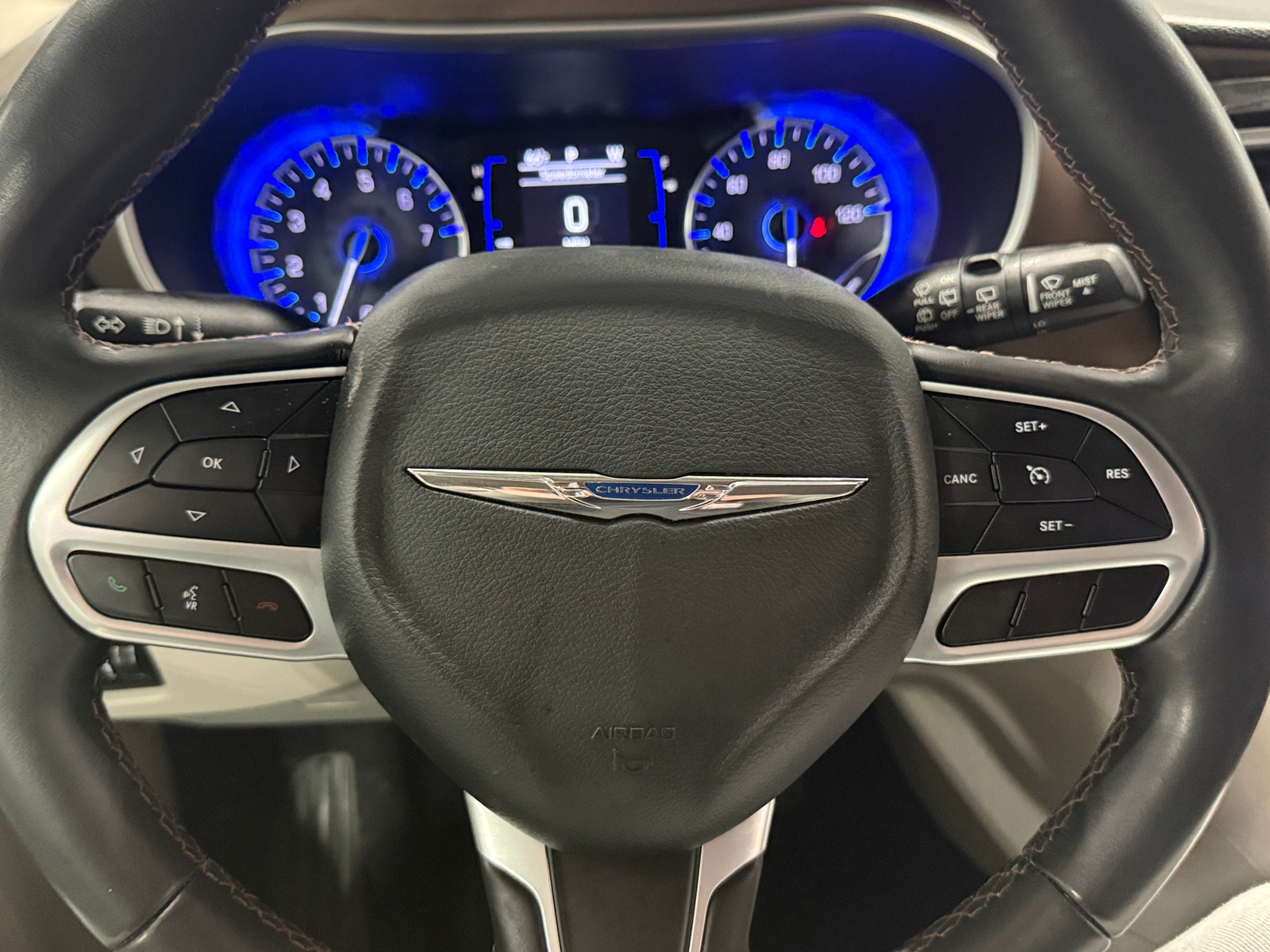 Thumbnail: 2018 Chrysler Pacifica - 4