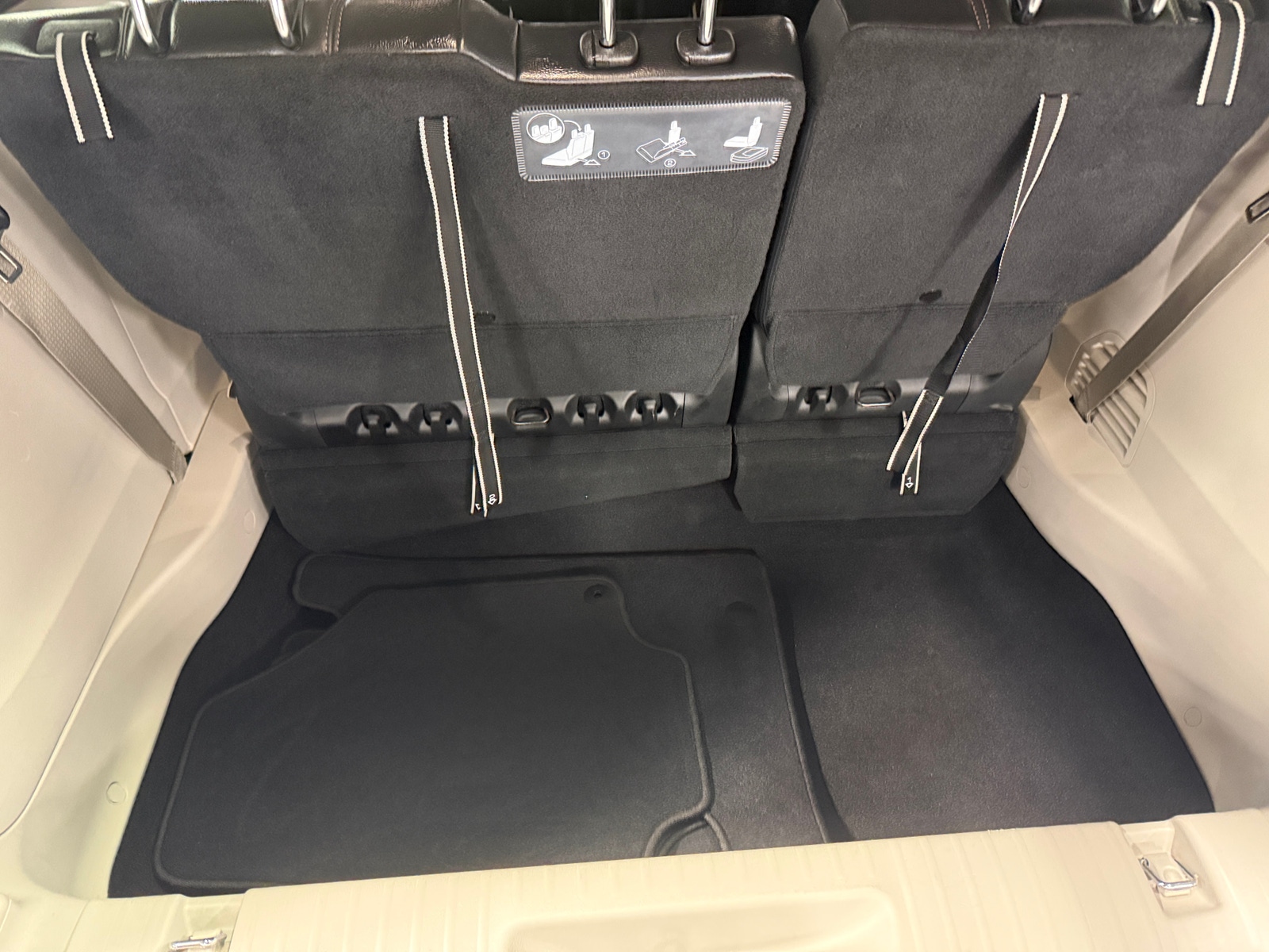 Thumbnail: 2018 Chrysler Pacifica - 6