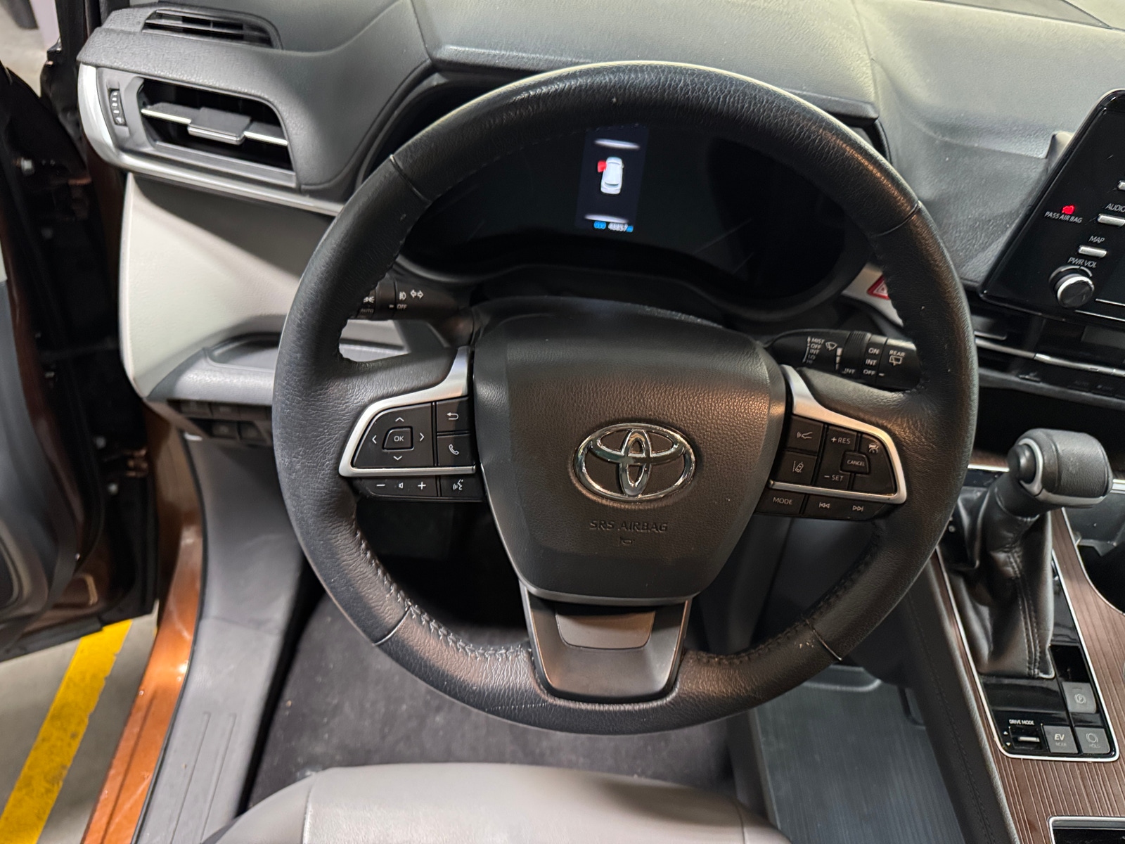 Thumbnail: 2021 Toyota Sienna - 4