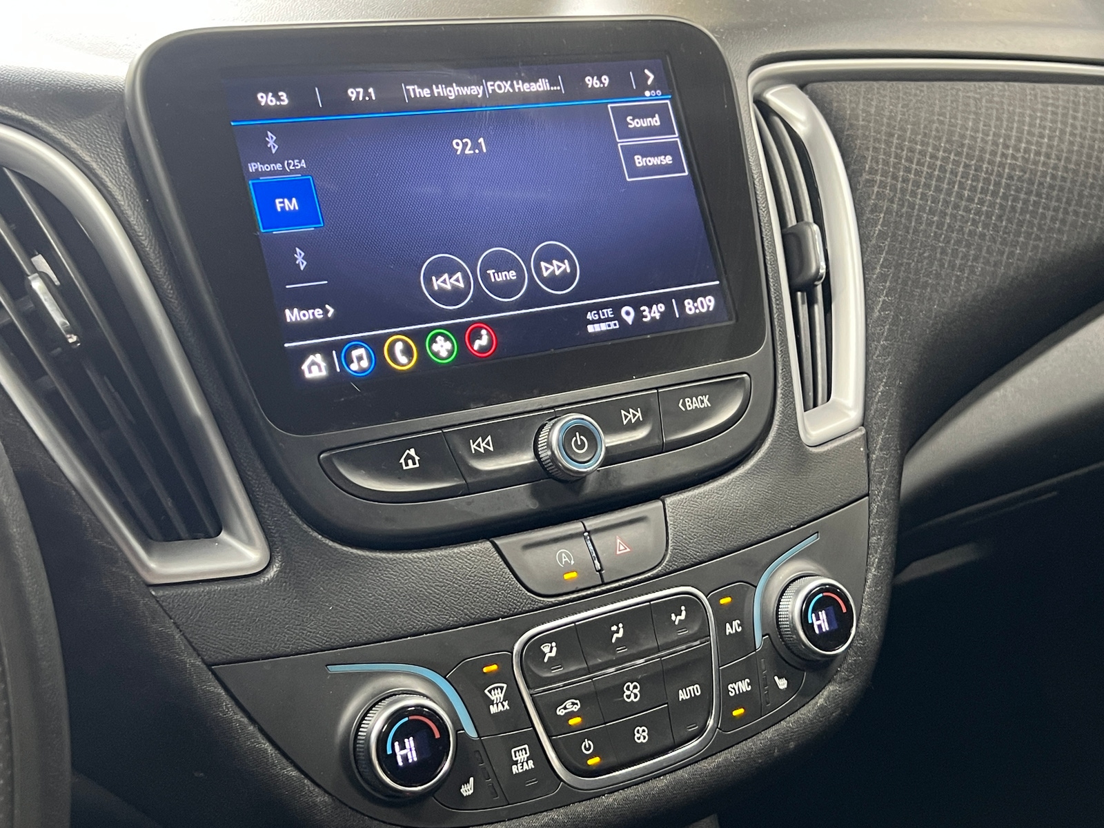 Thumbnail: 2024 Chevrolet Malibu - 4