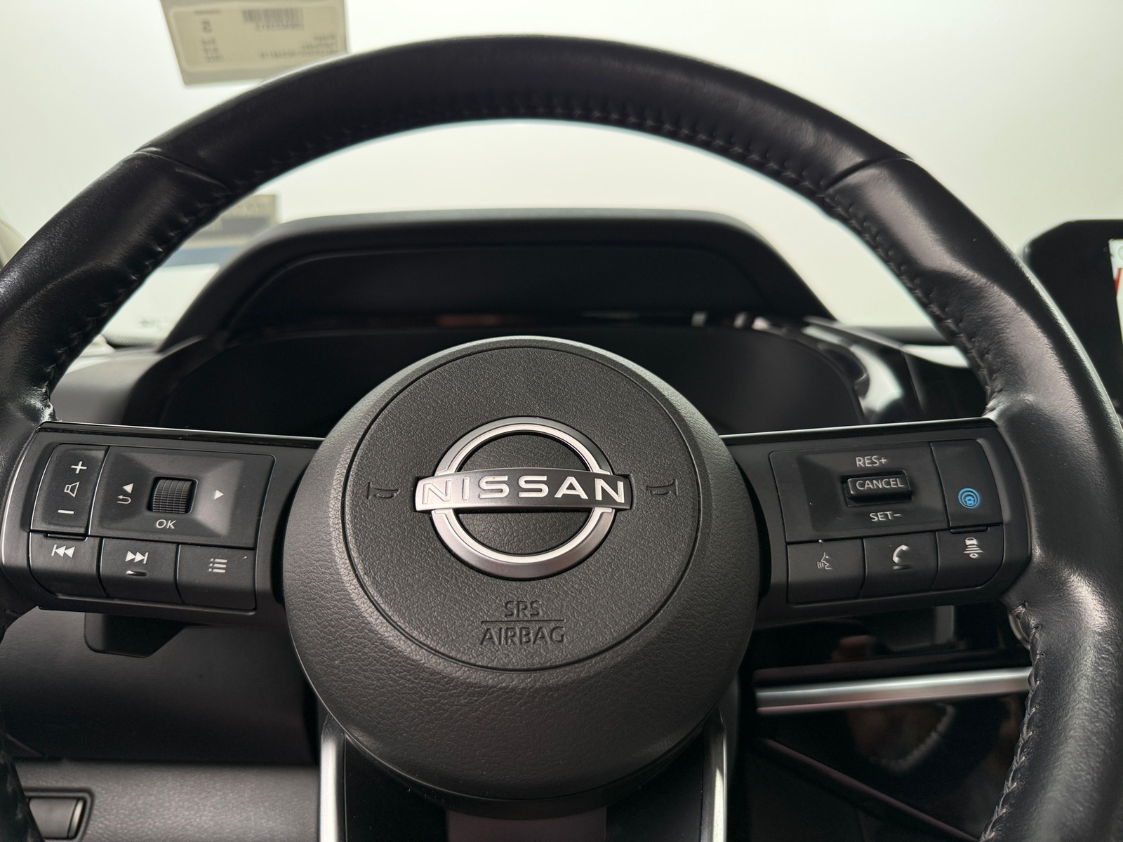 Thumbnail: 2022 Nissan Pathfinder - 4