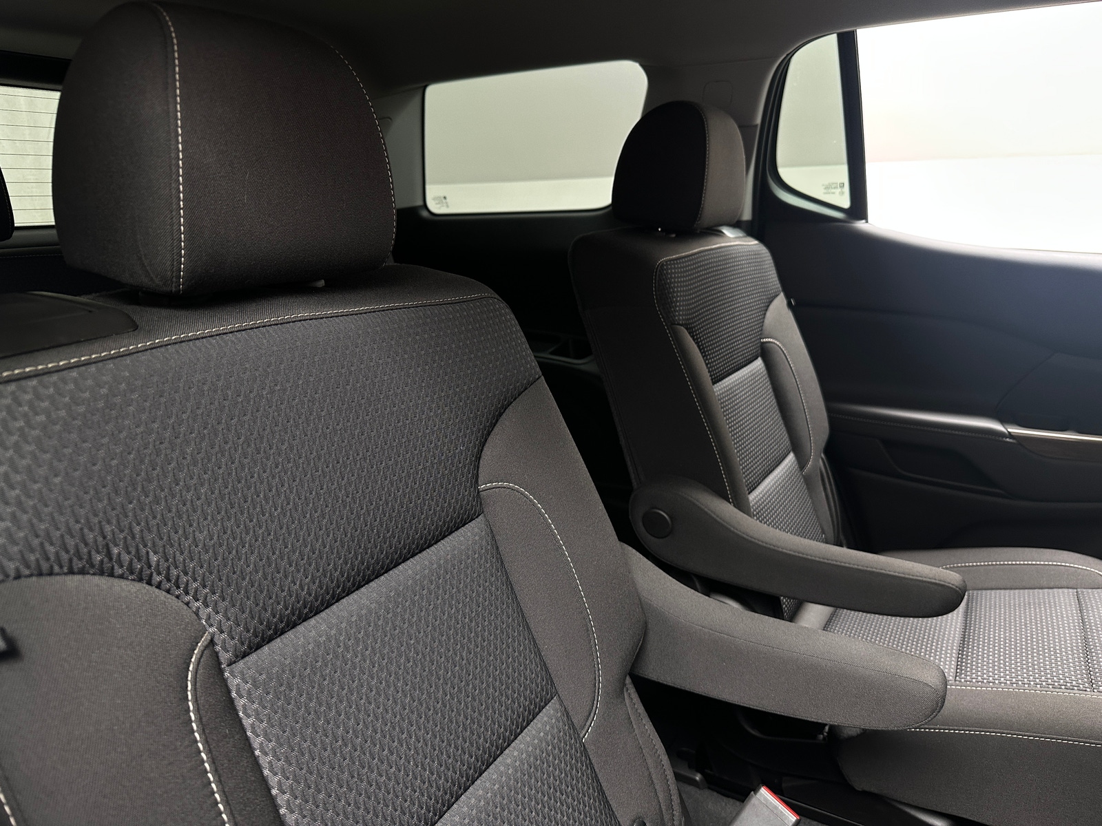 Thumbnail: 2023 GMC Acadia - 6