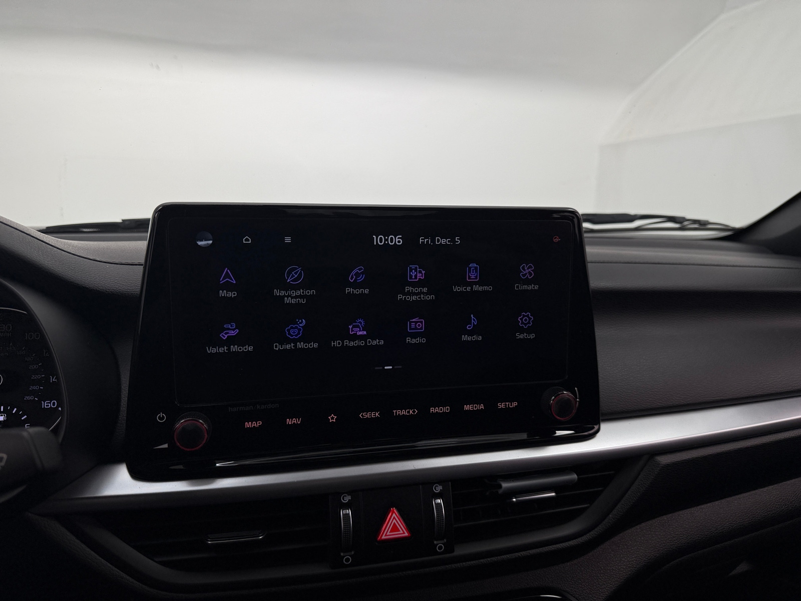 Thumbnail: 2024 Kia Forte - 3