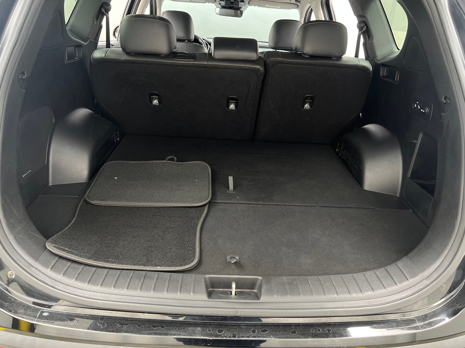 Thumbnail: 2023 Hyundai Santa Fe - 6