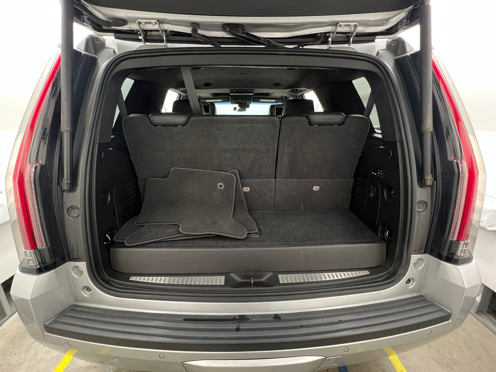 Thumbnail: 2019 Cadillac Escalade - 6