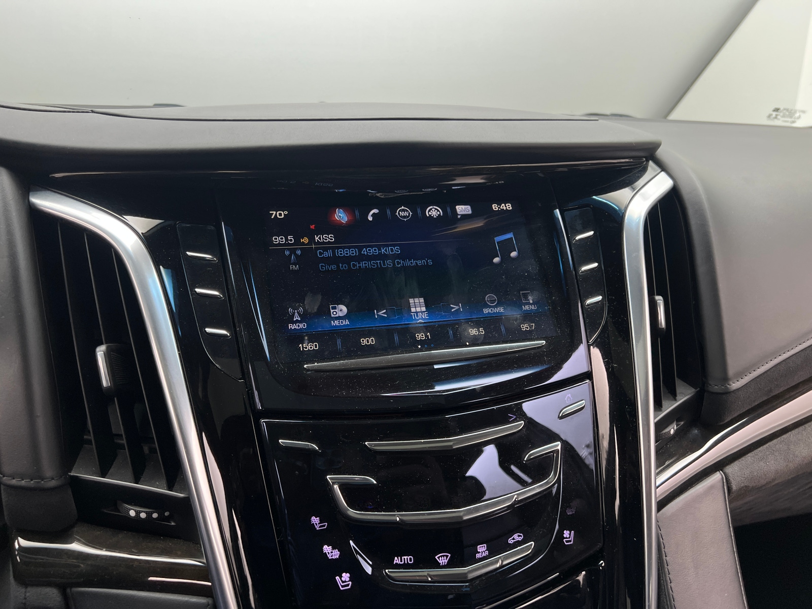 Thumbnail: 2019 Cadillac Escalade - 3