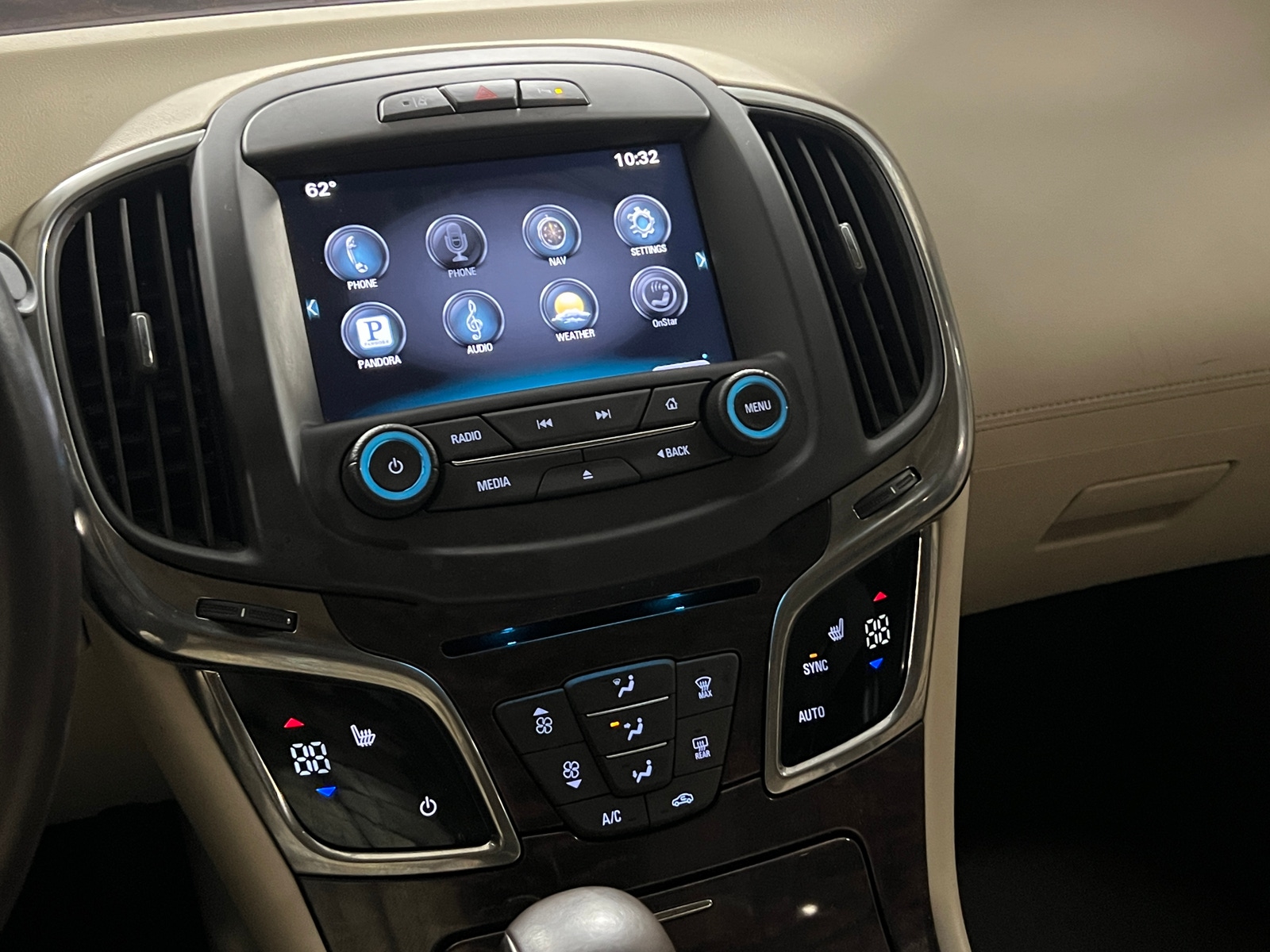 Thumbnail: 2014 Buick LaCrosse - 3