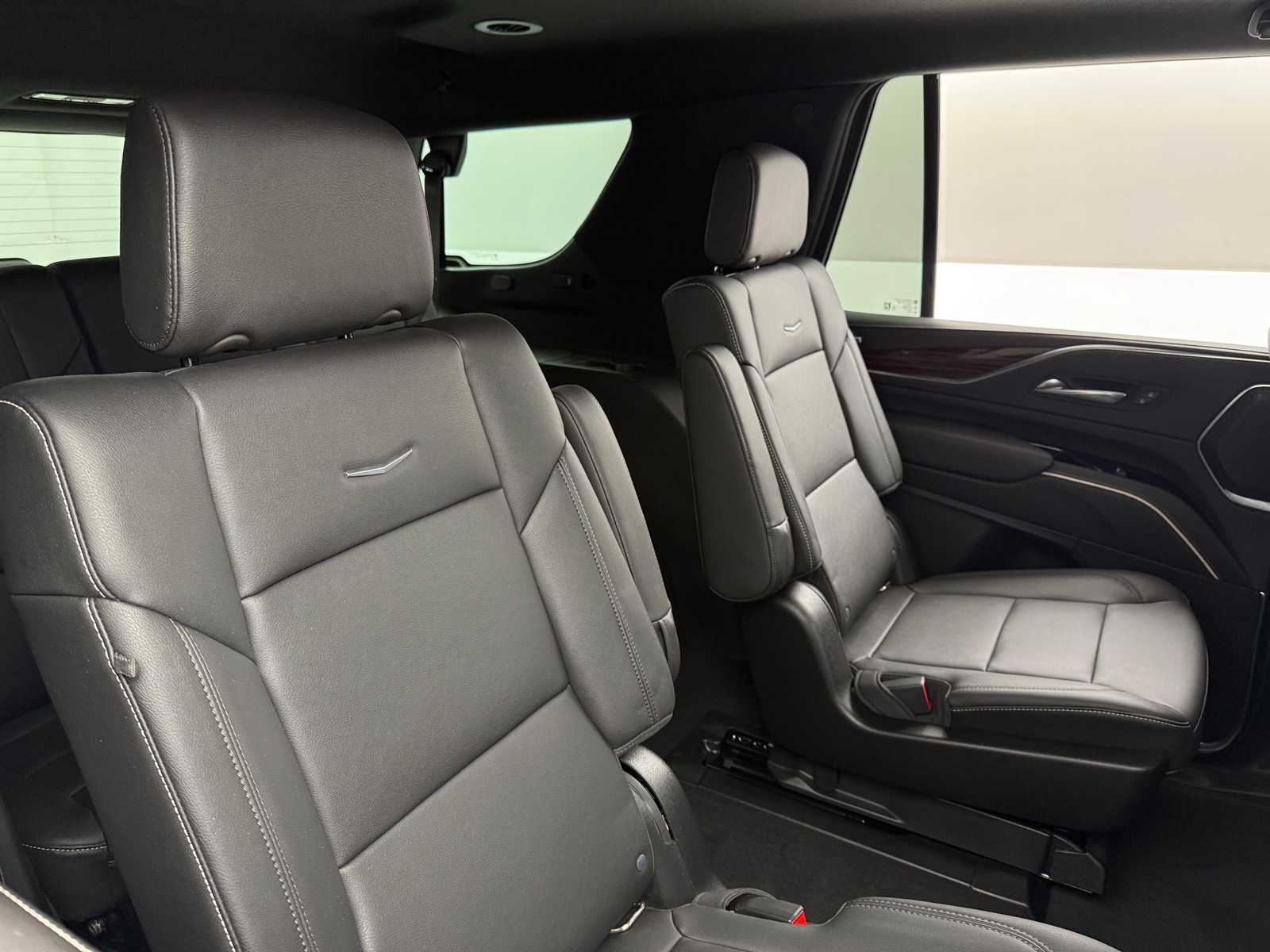 Thumbnail: 2022 Cadillac Escalade - 5