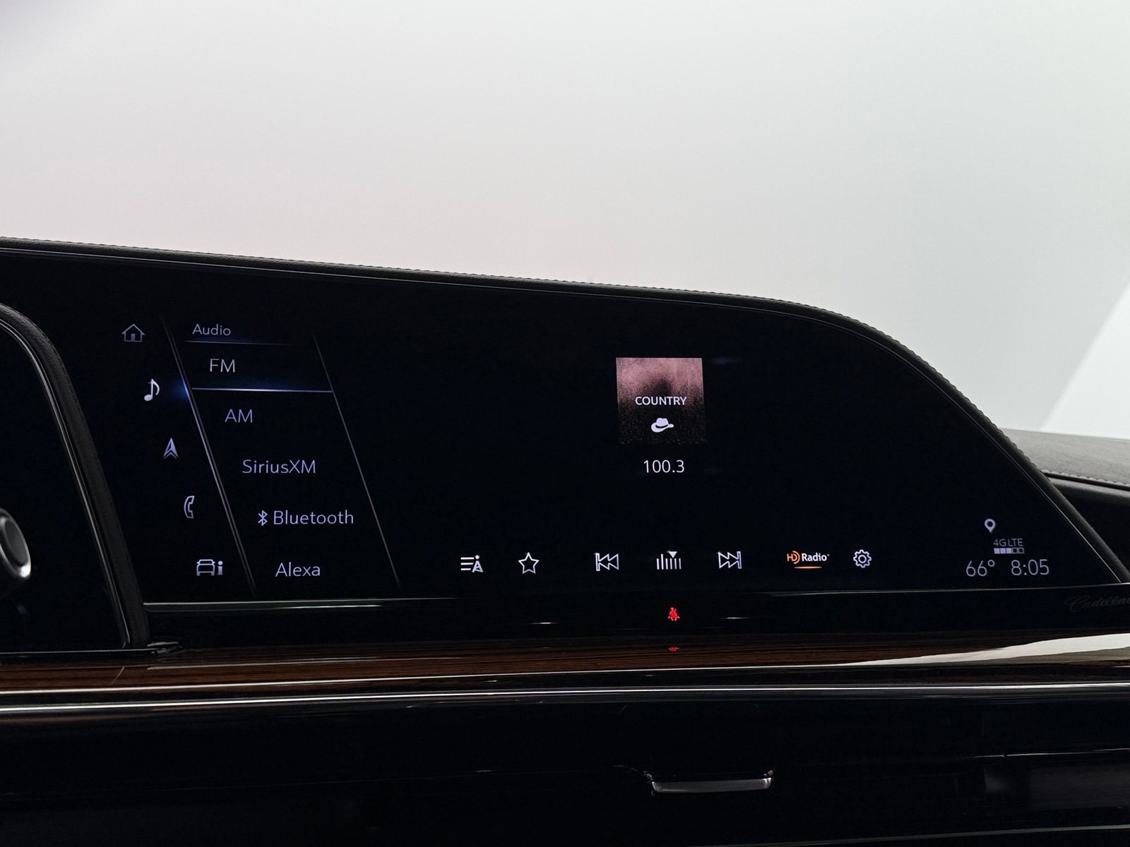 Thumbnail: 2022 Cadillac Escalade - 3