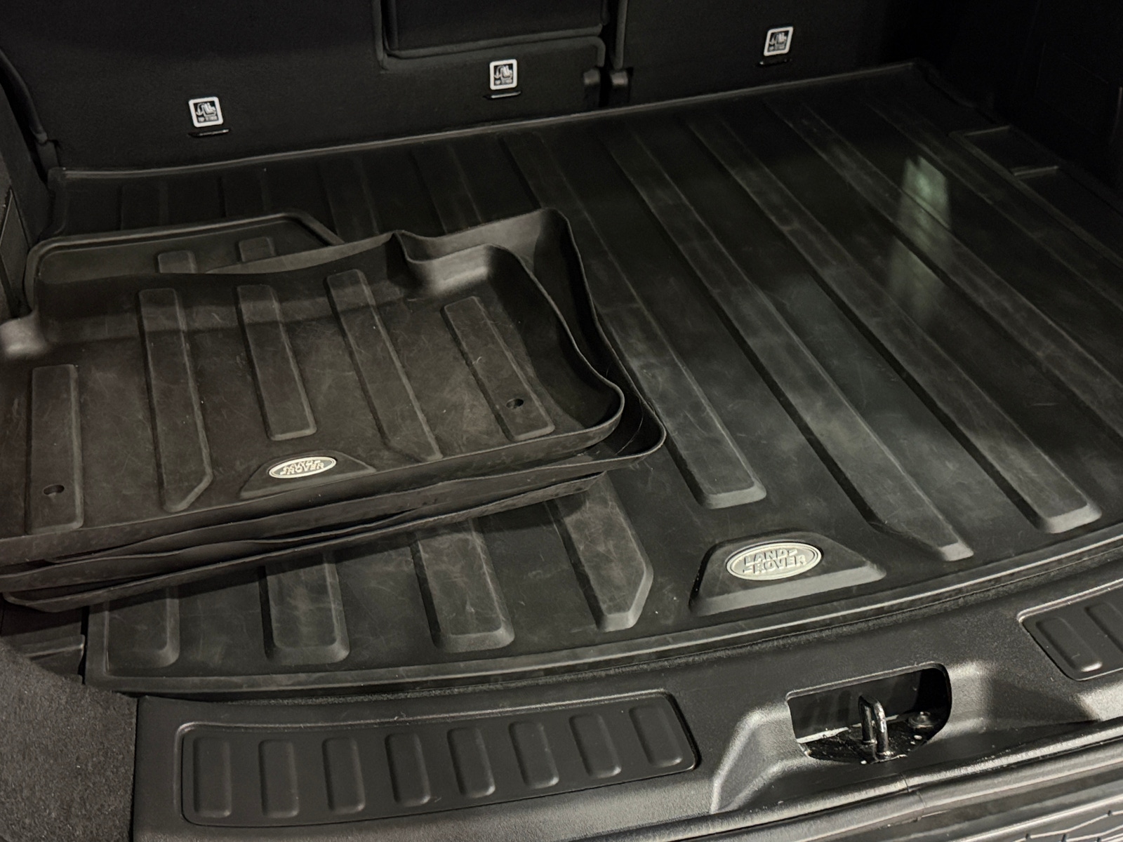 Thumbnail: 2020 Land Rover Discovery Sport - 6