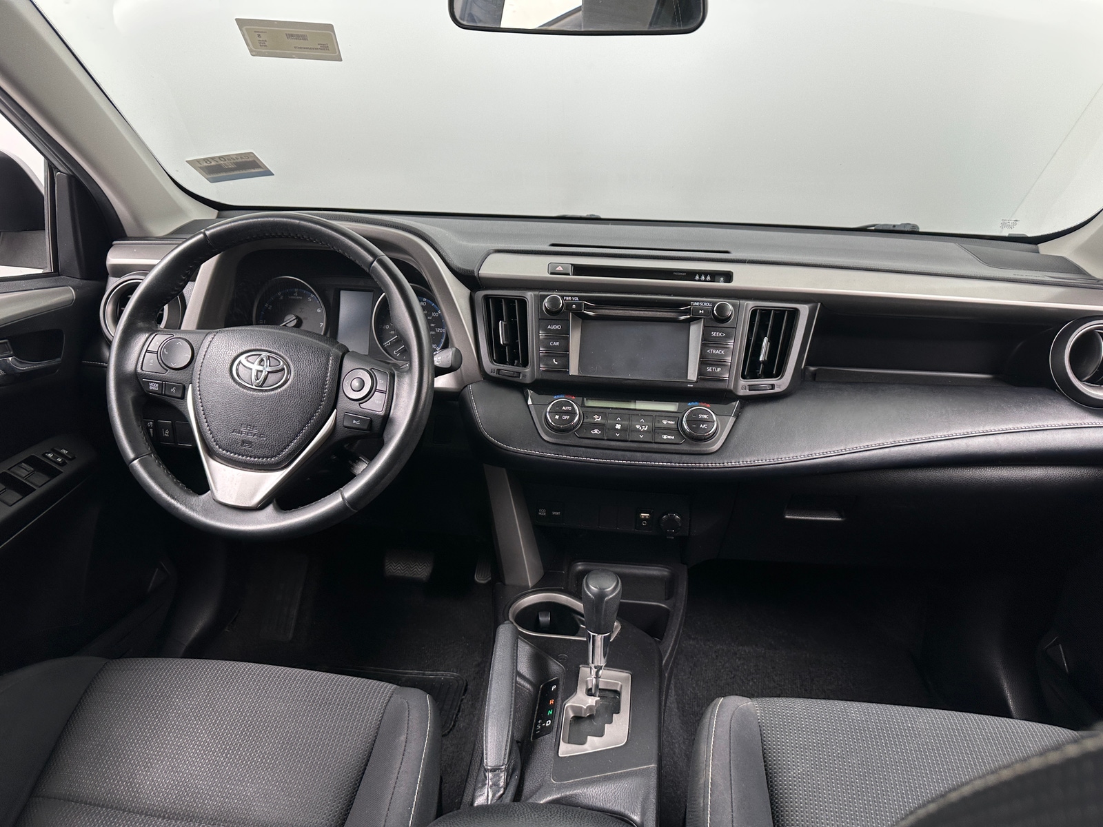 Thumbnail: 2018 Toyota RAV4 - 3