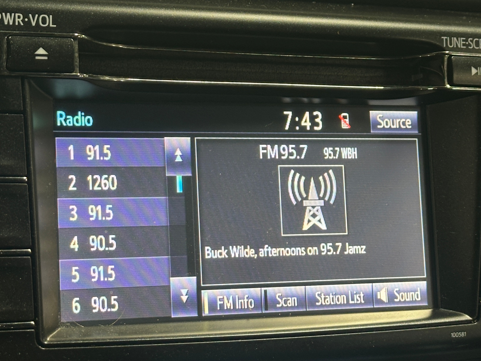 Thumbnail: 2018 Toyota RAV4 - 4