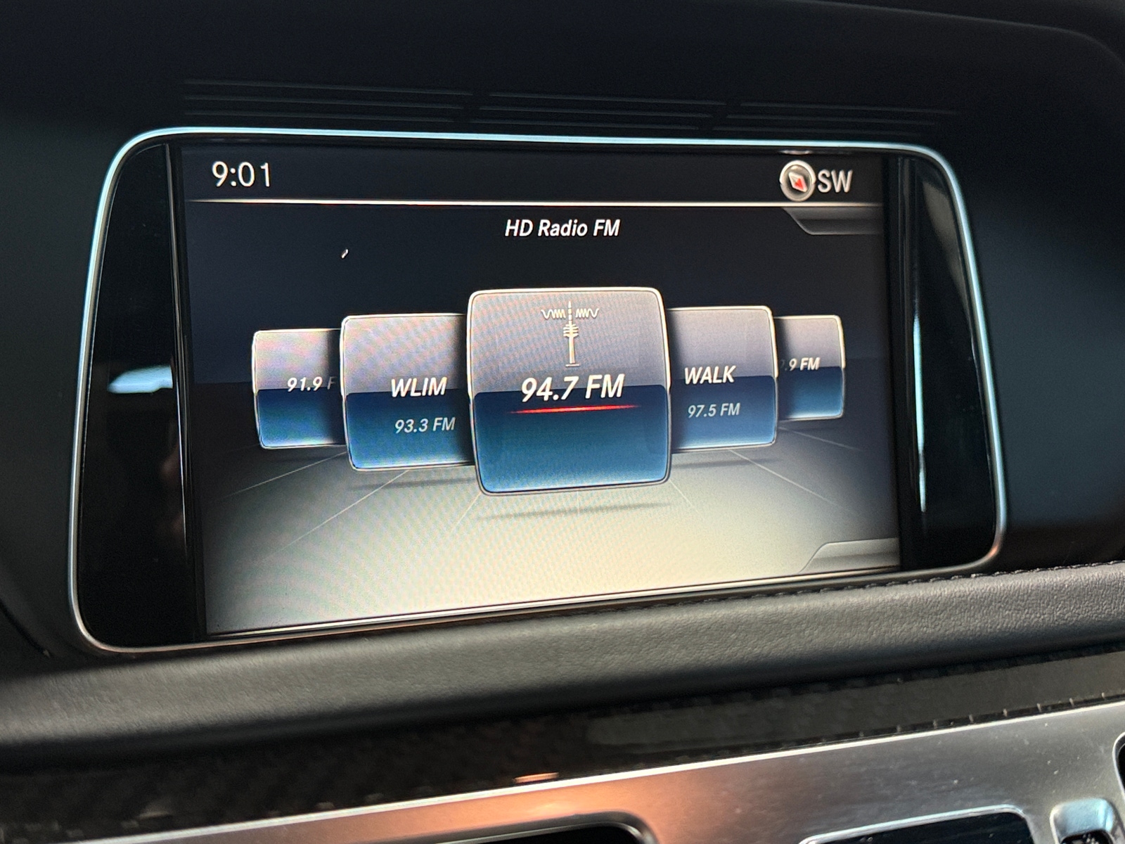 Thumbnail: 2016 Mercedes-Benz E-Class - 3