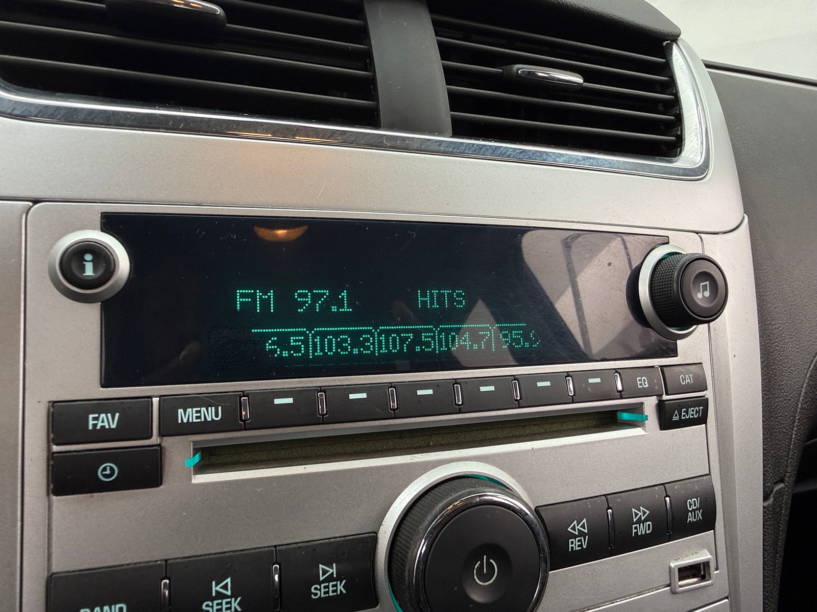 Thumbnail: 2012 Chevrolet Malibu - 4