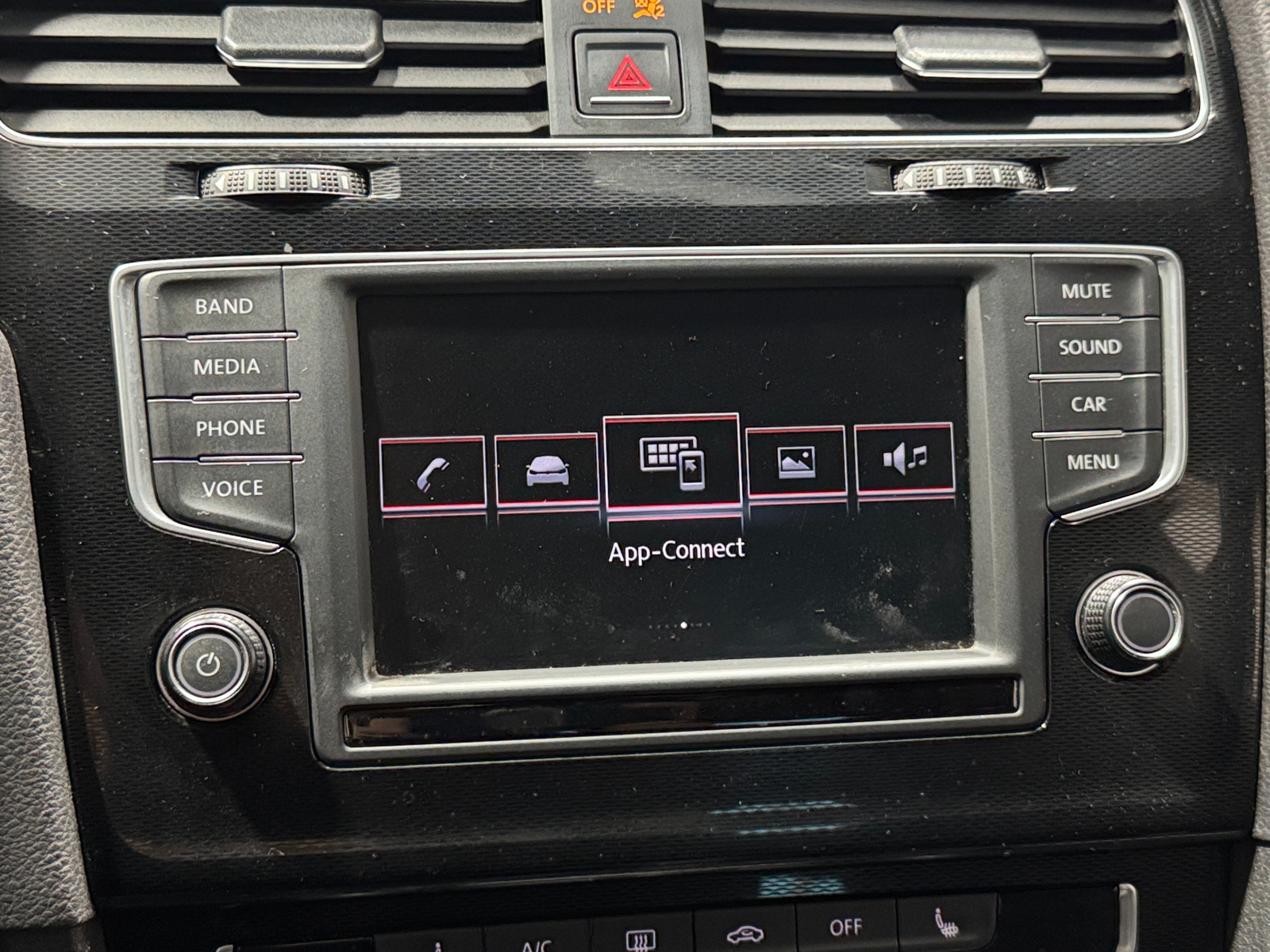 Thumbnail: 2017 Volkswagen Golf - 4