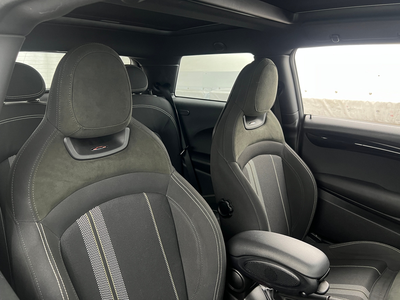 Thumbnail: 2017 MINI Cooper Hardtop - 2