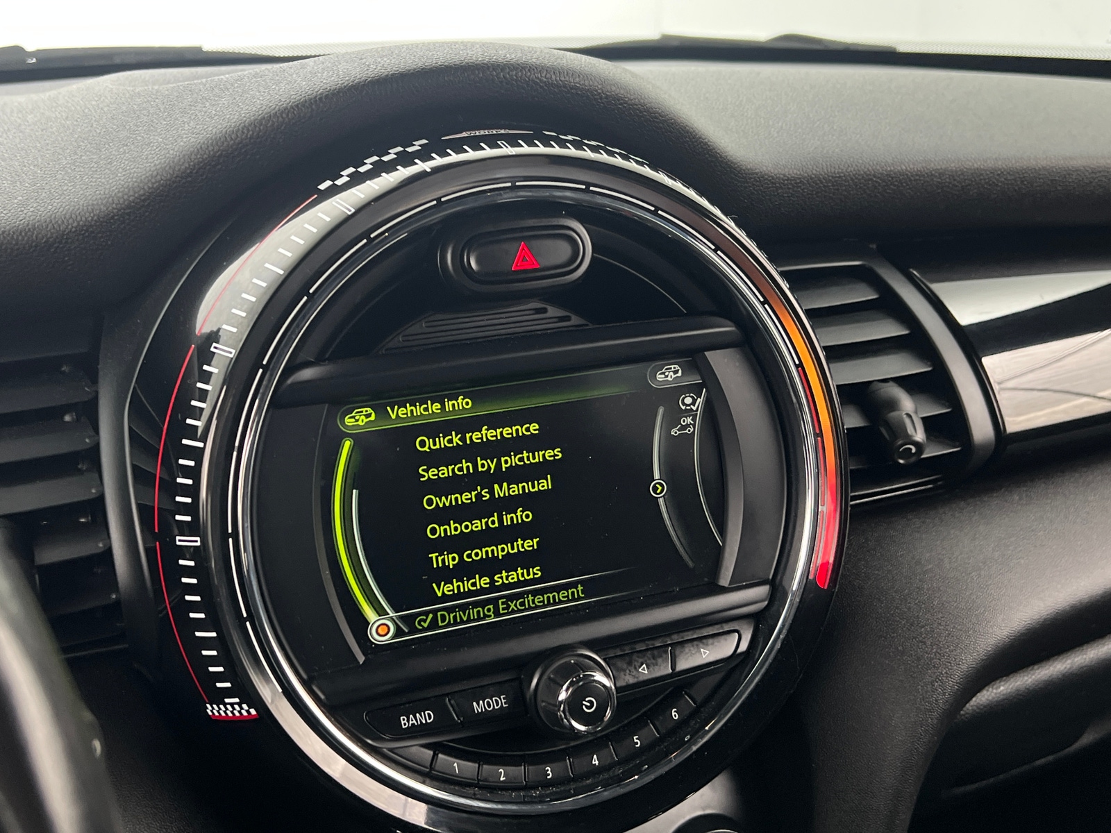 Thumbnail: 2017 MINI Cooper Hardtop - 4