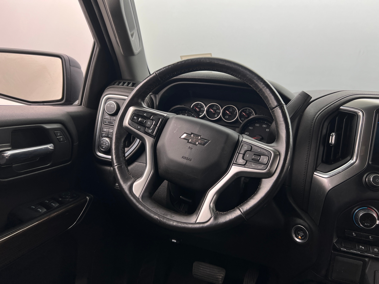 Thumbnail: 2022 Chevrolet Silverado 1500 - 5