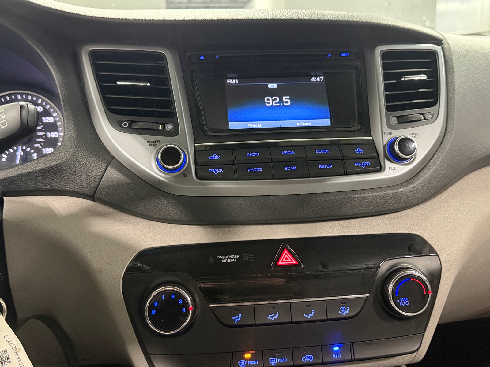 Thumbnail: 2017 Hyundai Tucson - 4