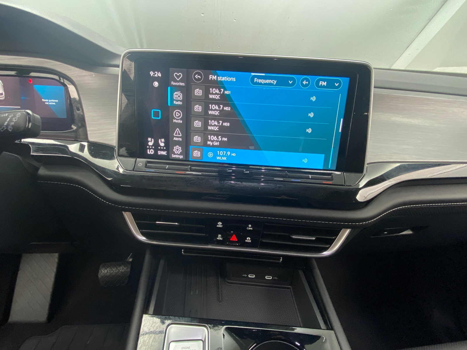 Thumbnail: 2025 Volkswagen Atlas - 3