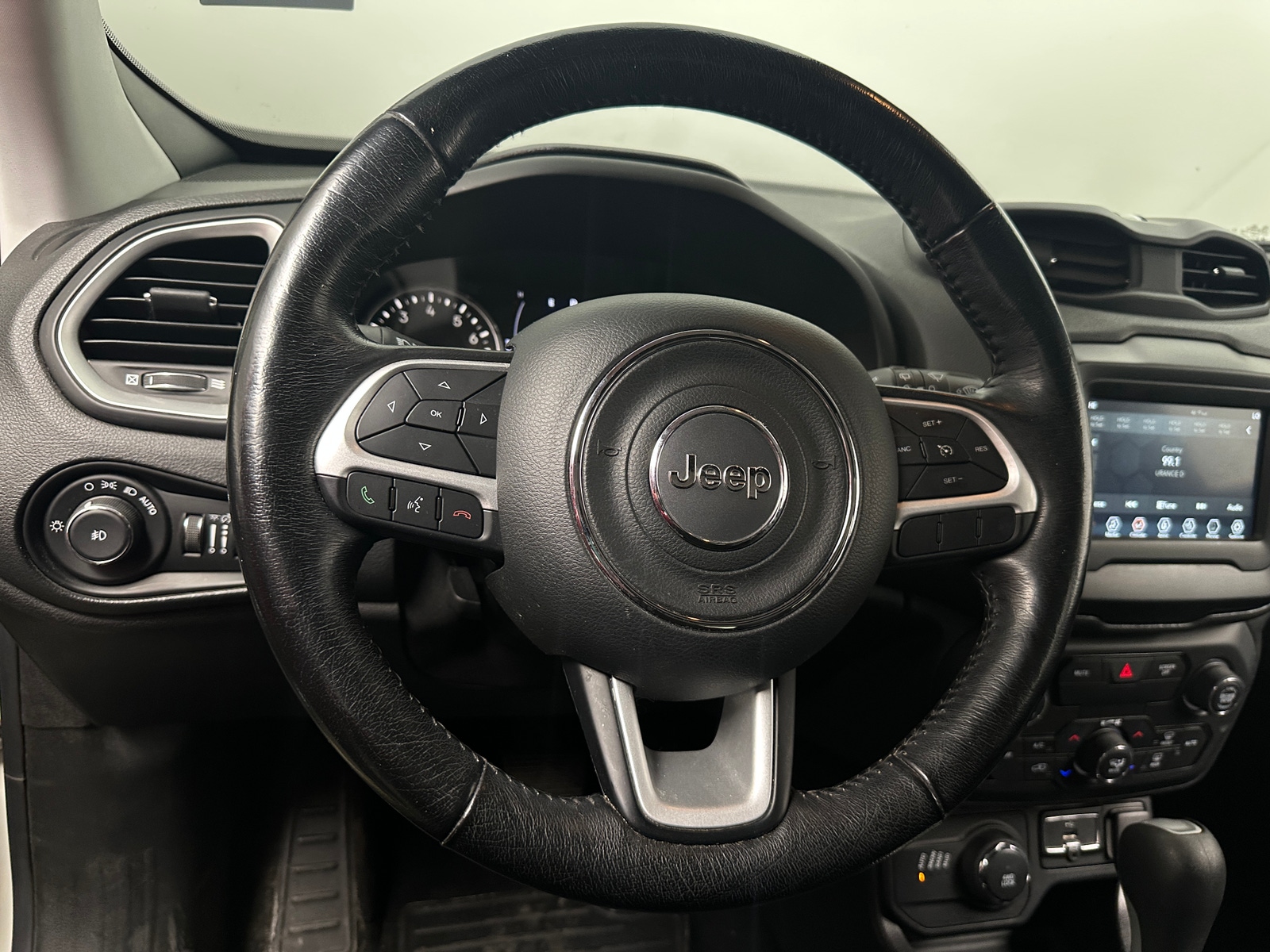 Thumbnail: 2018 Jeep Renegade - 5