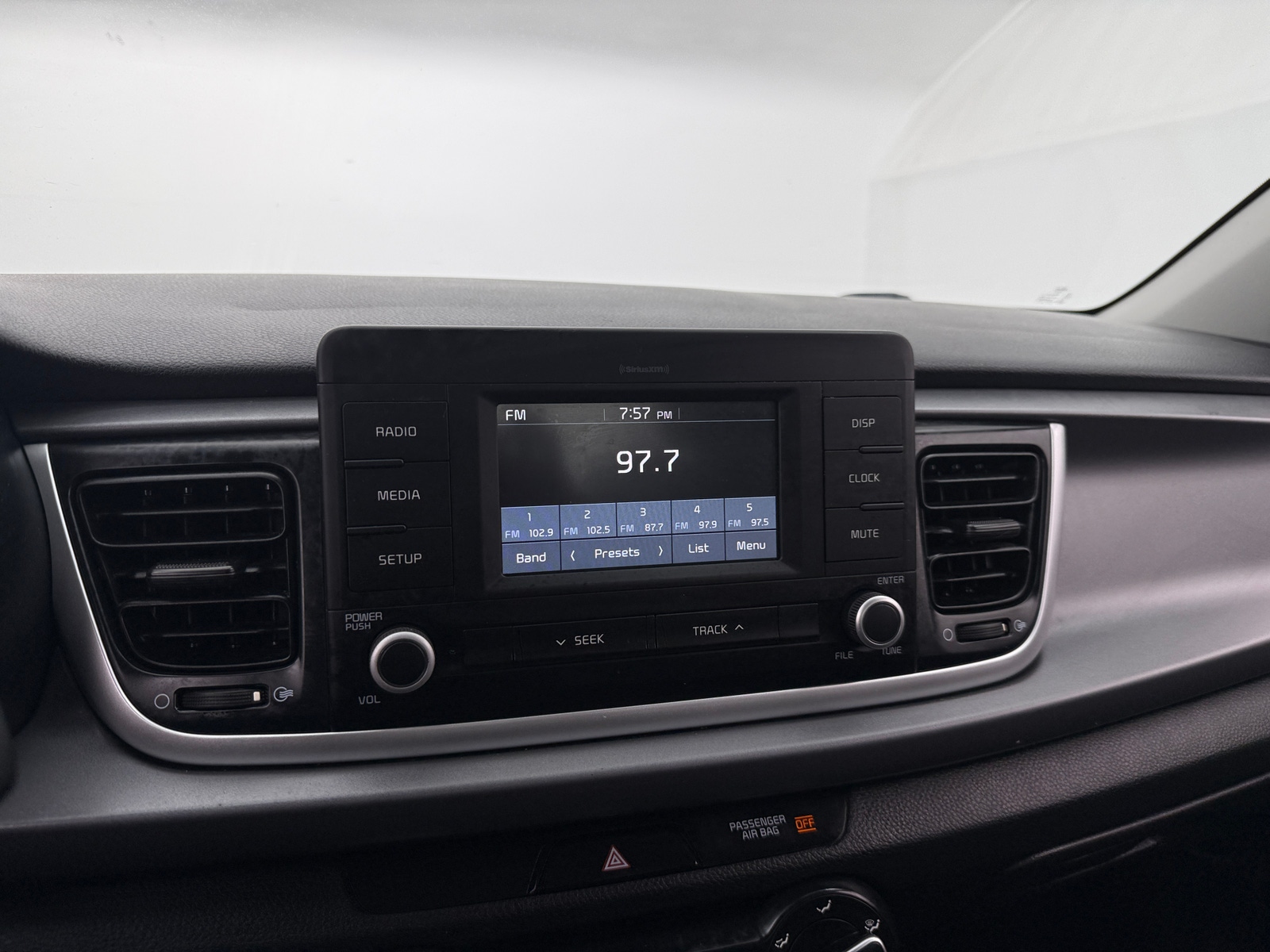 Thumbnail: 2018 Kia Rio - 4