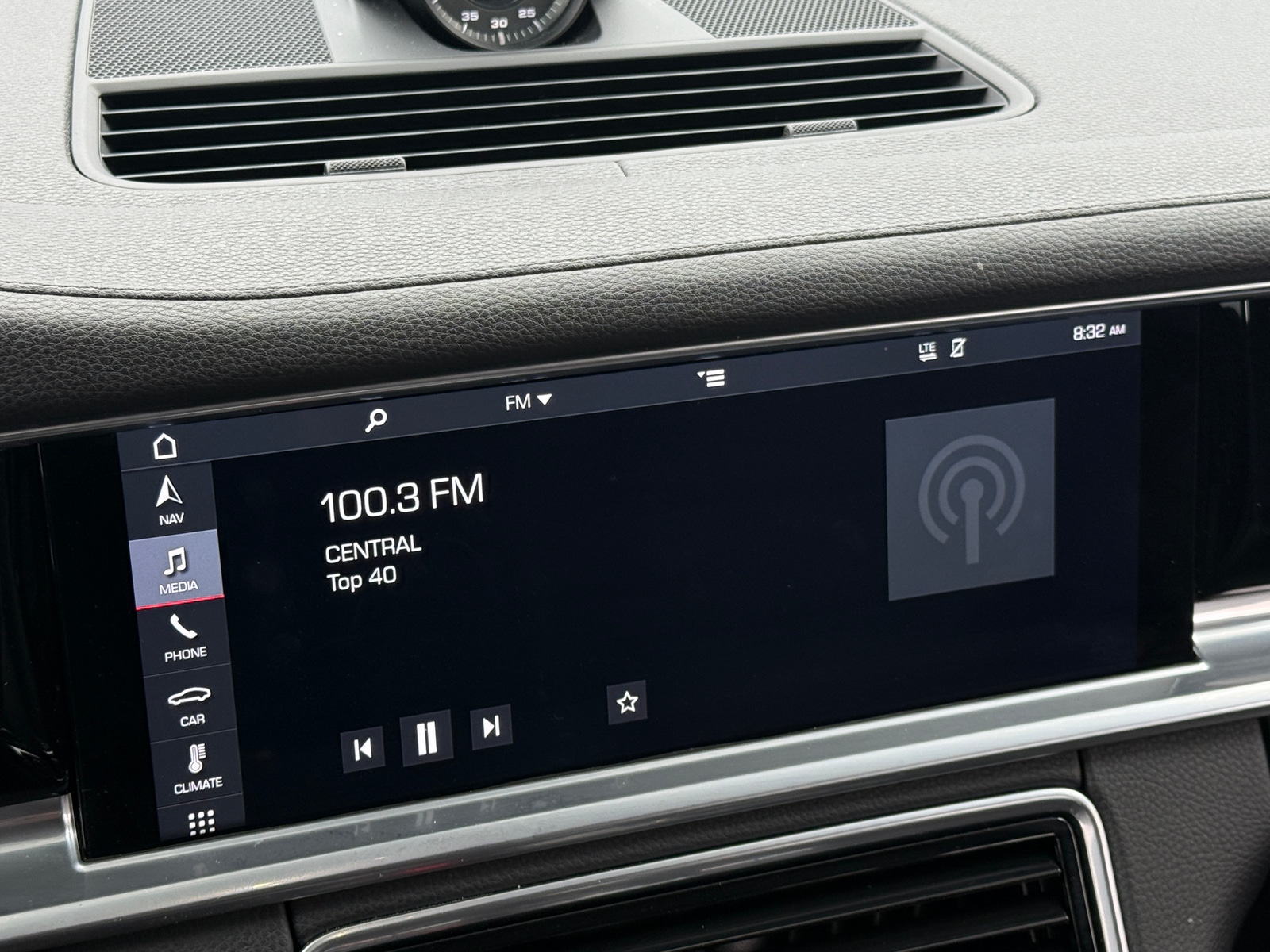 Thumbnail: 2020 Porsche Panamera - 3