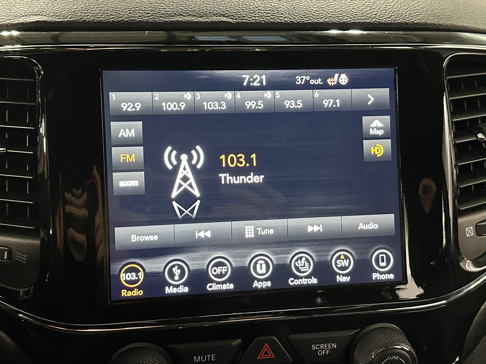 Thumbnail: 2020 Jeep Grand Cherokee - 4