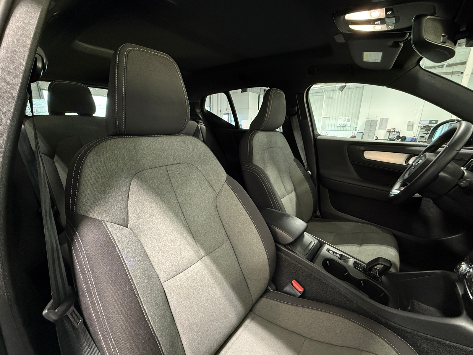 Thumbnail: 2024 Volvo XC40 - 2