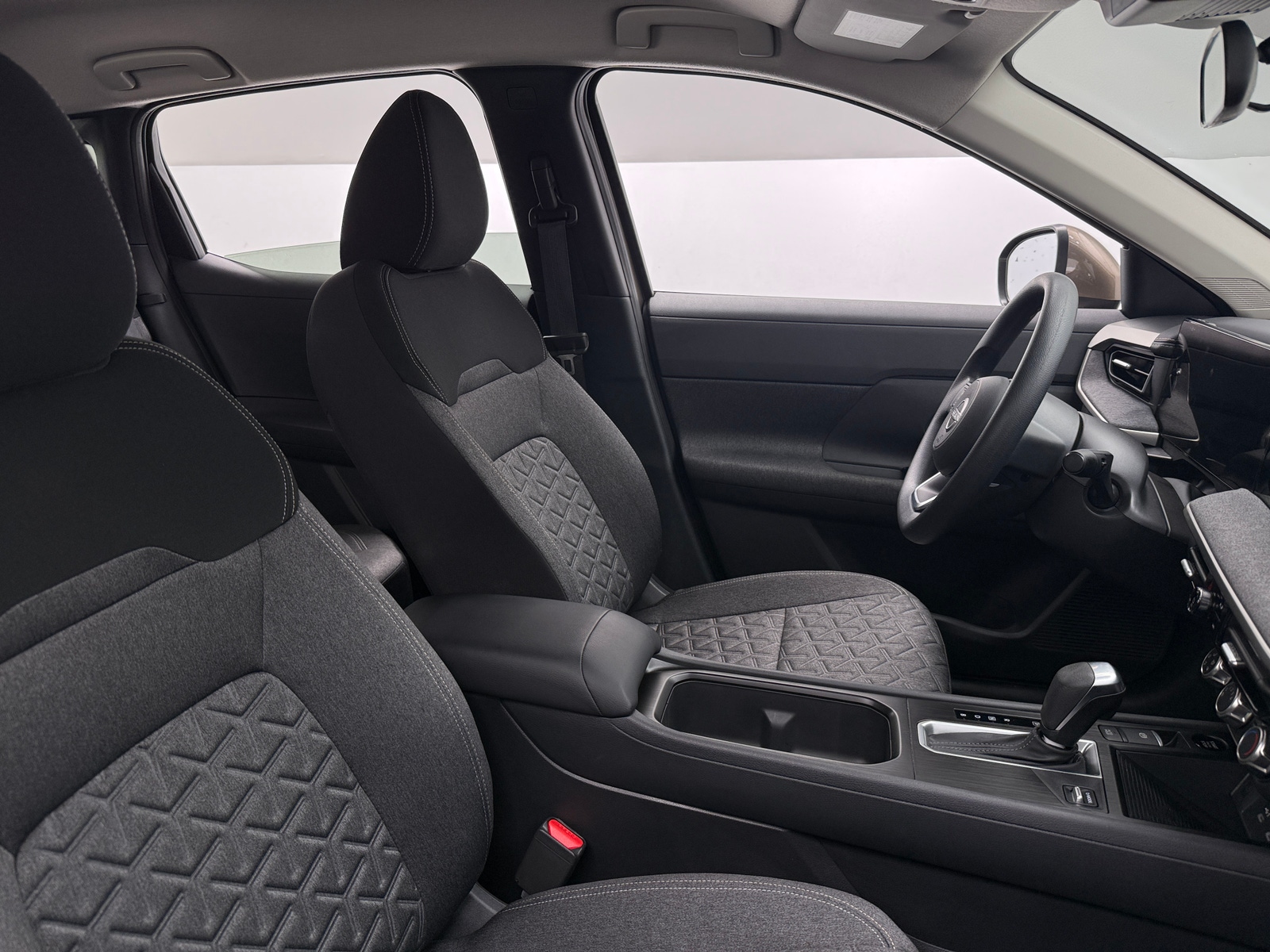 Thumbnail: 2025 Nissan Kicks - 2