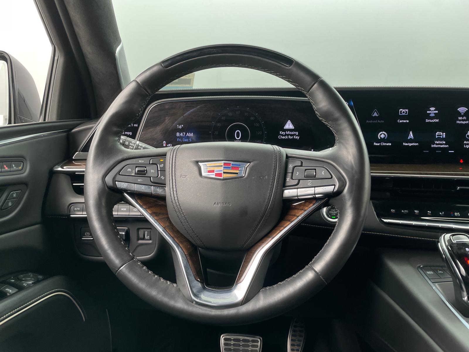 Thumbnail: 2023 Cadillac Escalade - 4