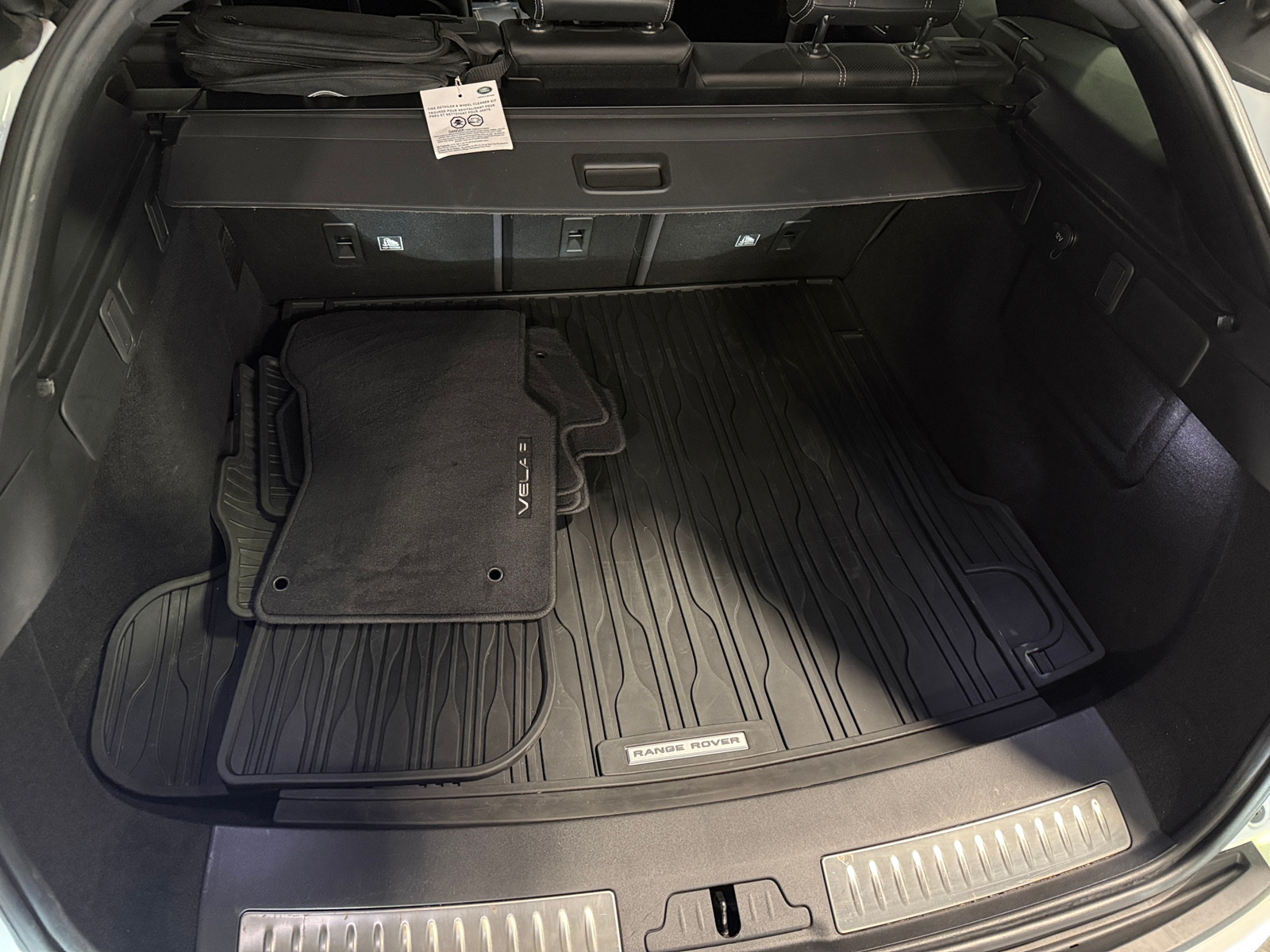 Thumbnail: 2020 Land Rover Range Rover Velar - 6