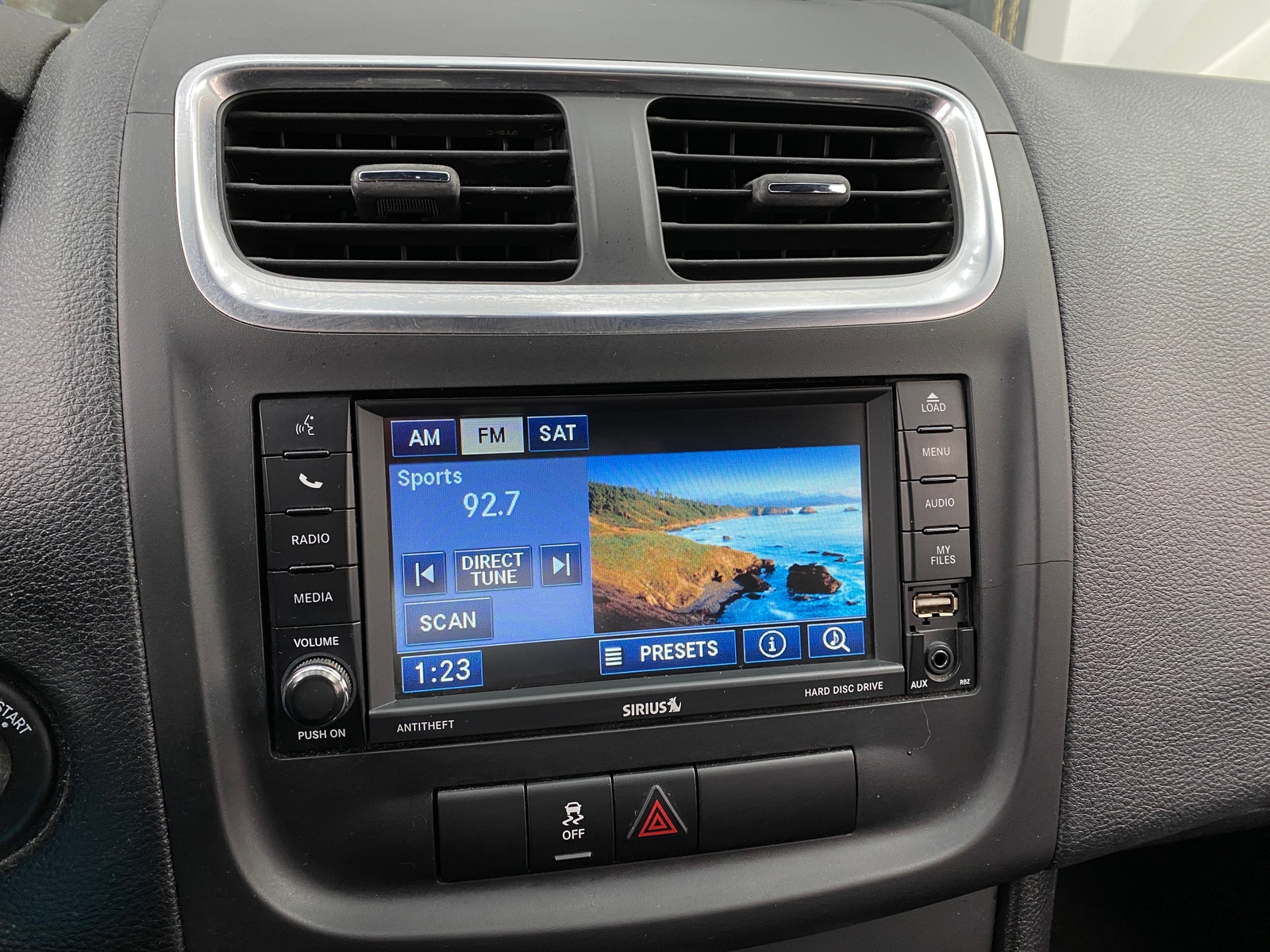 Thumbnail: 2012 Dodge Avenger - 4