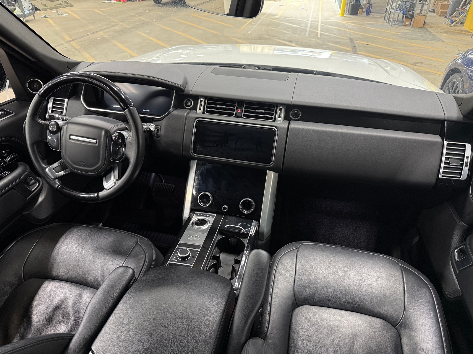 Thumbnail: 2021 Land Rover Range Rover - 2