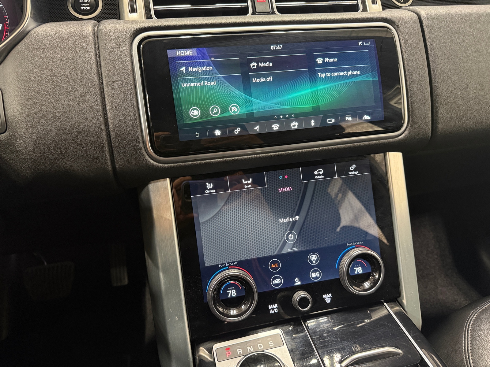 Thumbnail: 2021 Land Rover Range Rover - 3