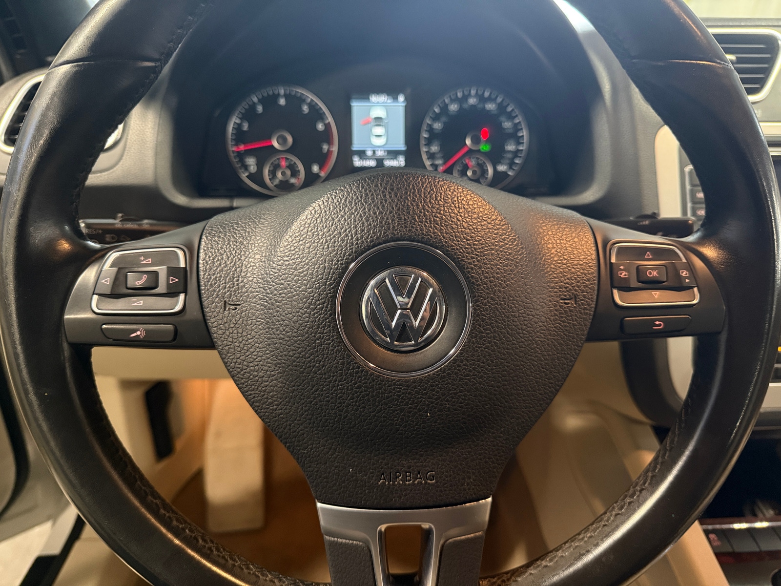 Thumbnail: 2012 Volkswagen Eos - 4