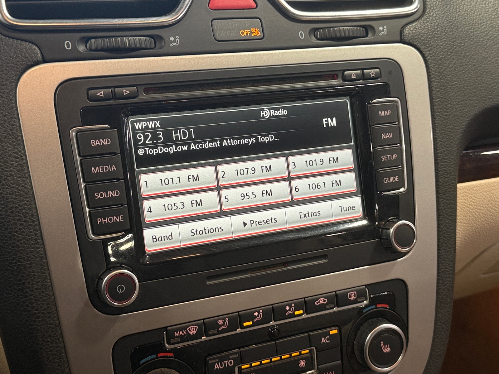 Thumbnail: 2012 Volkswagen Eos - 3