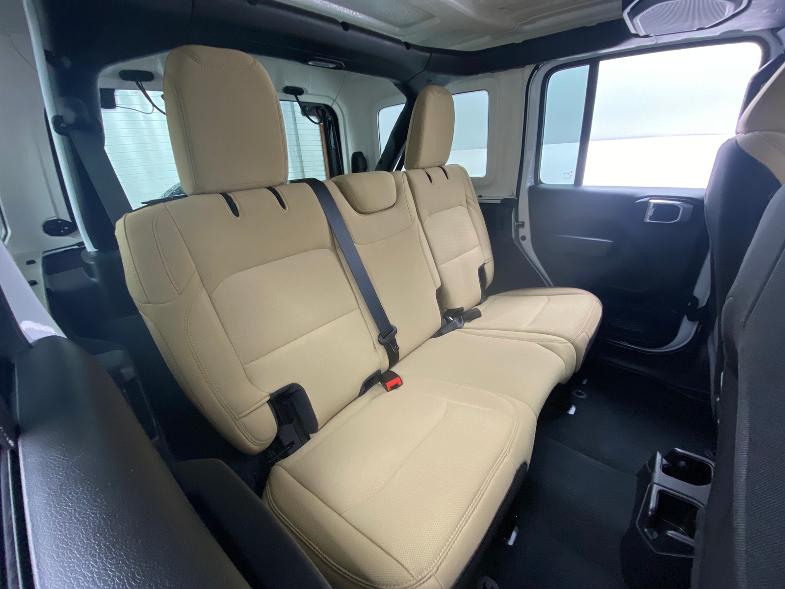 Thumbnail: 2022 Jeep Wrangler - 6