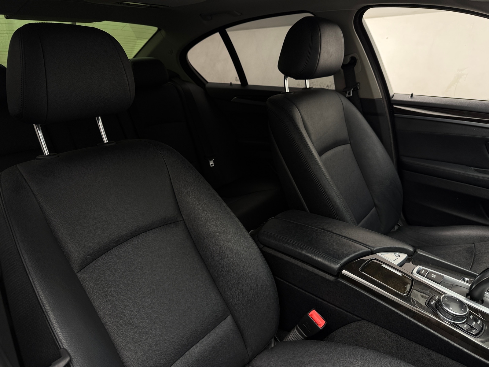 Thumbnail: 2014 BMW 5 Series - 2