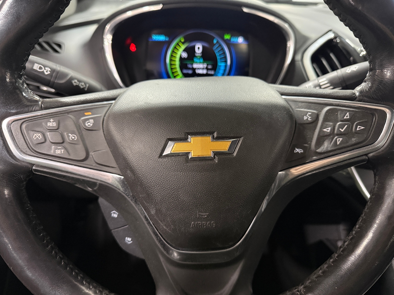 Thumbnail: 2018 Chevrolet Volt - 4