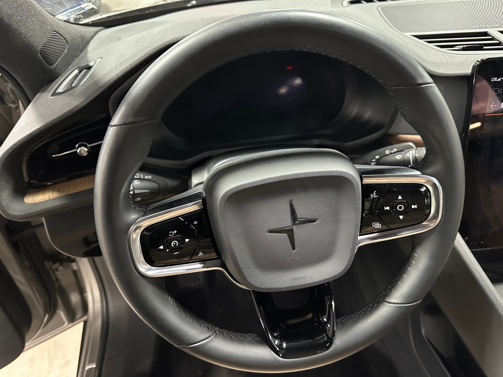 Thumbnail: 2022 Polestar 2 - 5