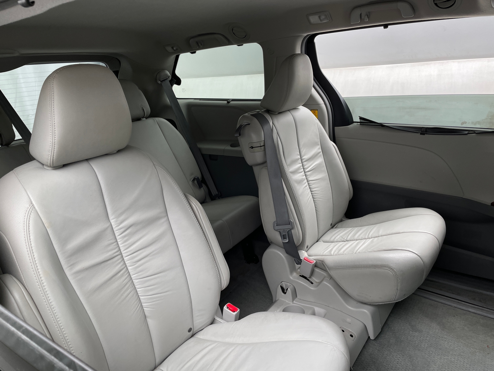 Thumbnail: 2011 Toyota Sienna - 5